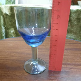 Бокал синий для вина, стекло, СССР, цена за 1 шт. (на одном бокале есть скол). Картинка 4